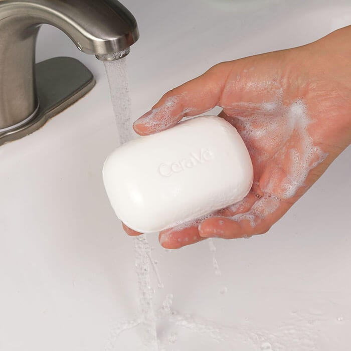 Hydrating Cleanser Bar - Image 5